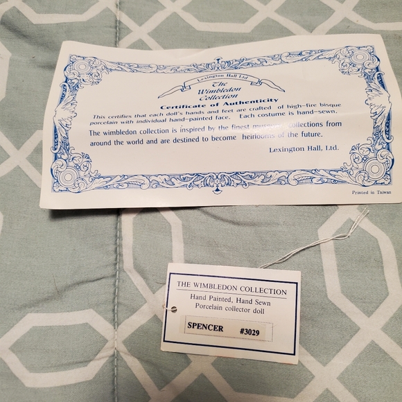 Wimbledon collection porcelain doll - Picture 5 of 5